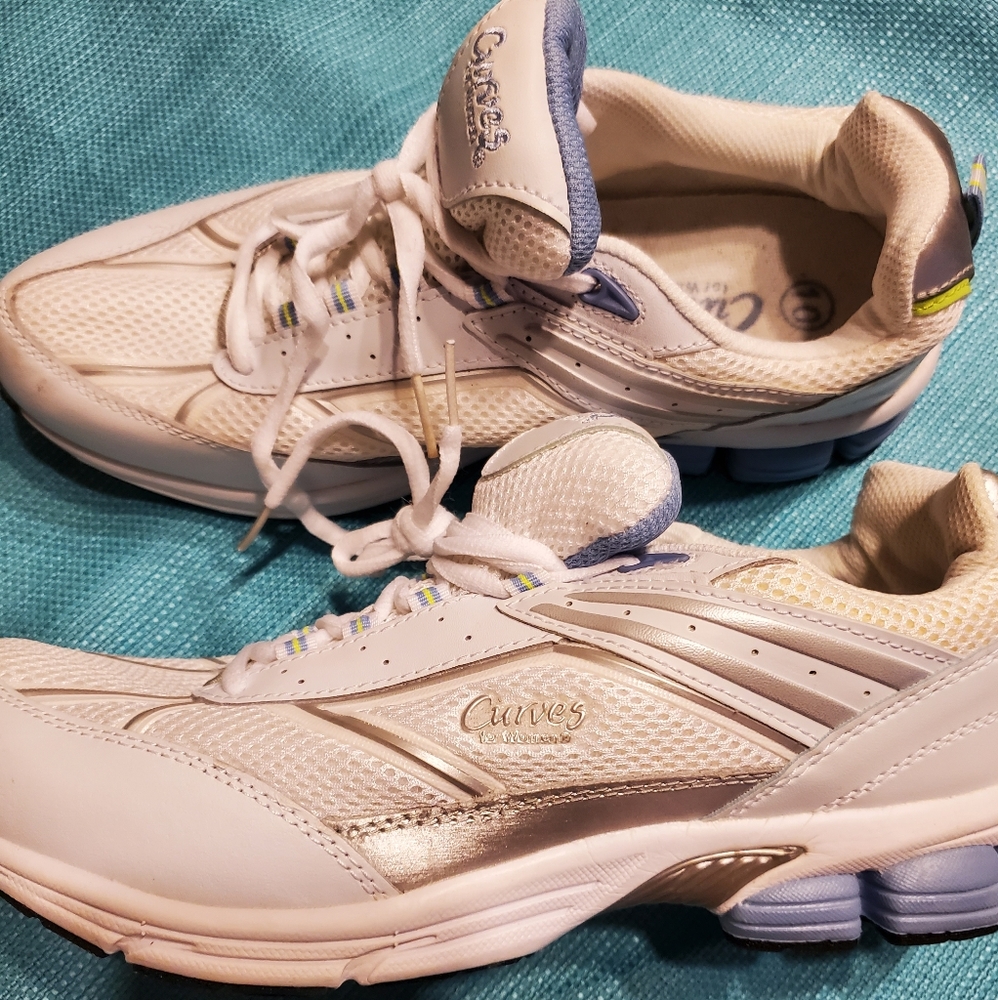 Women's athletic shoes